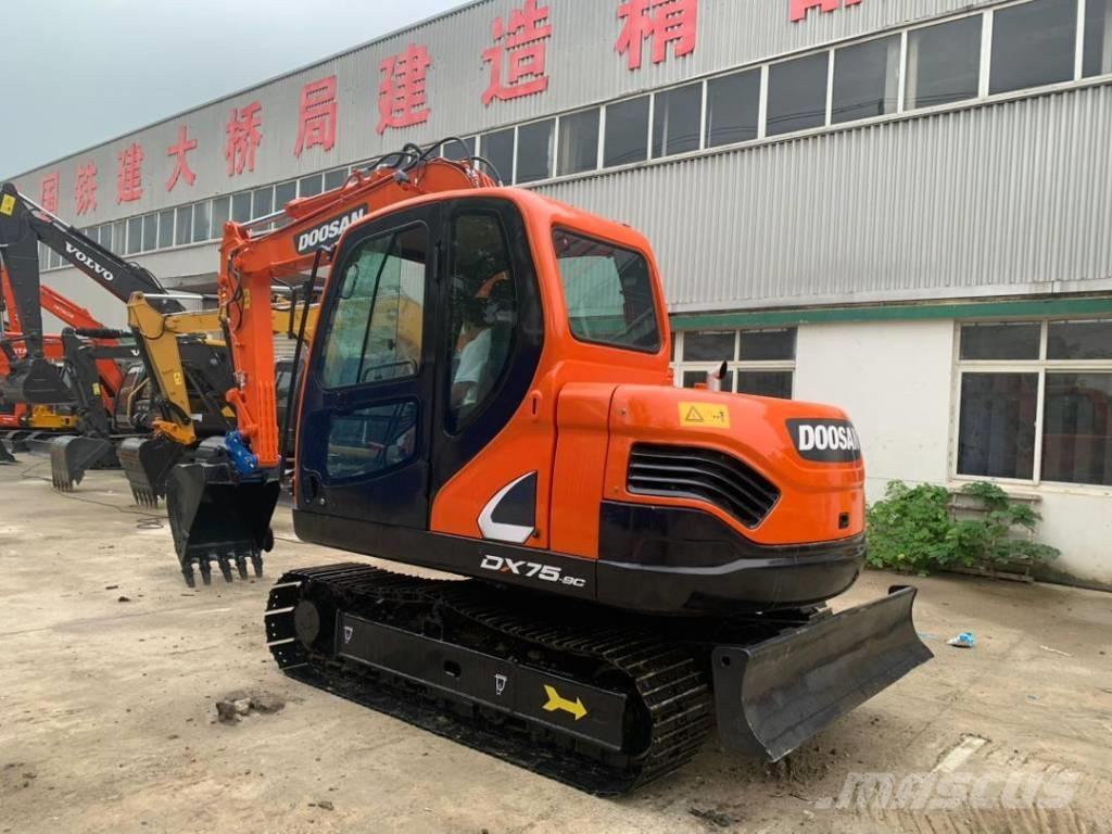 Doosan DX 75-9 C 中型油圧ショベル 7ｔ-12ｔ（ユンボ・パワーショベル・バックホー）