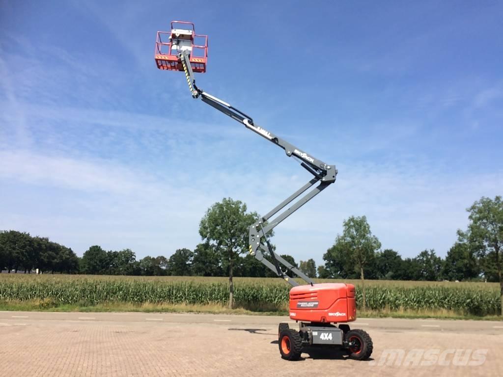SkyJack SJ 46 AJ ブームリフト　屈伸型