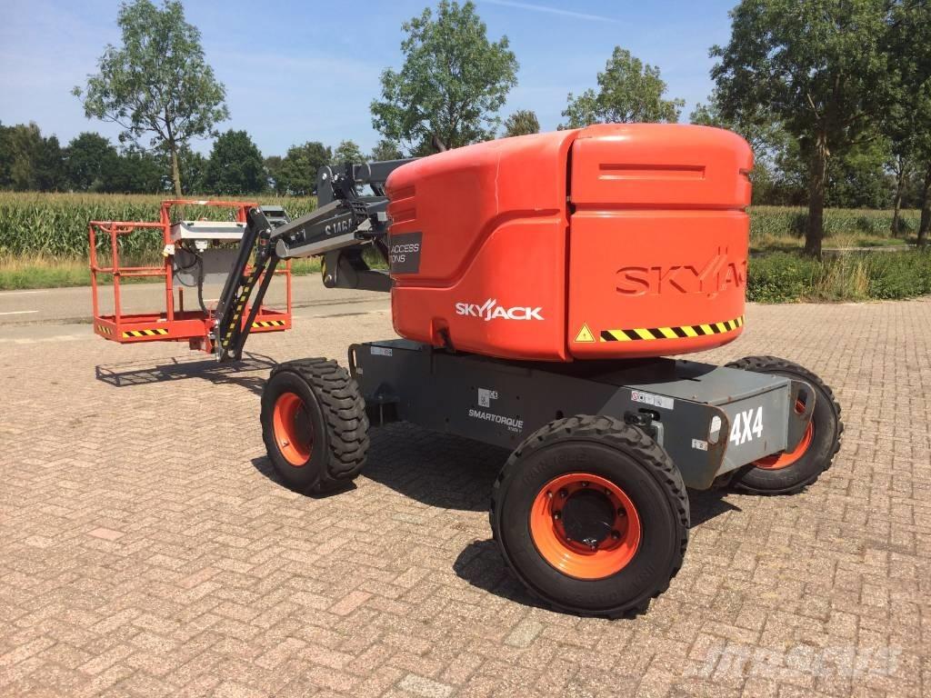 SkyJack SJ 46 AJ ブームリフト　屈伸型