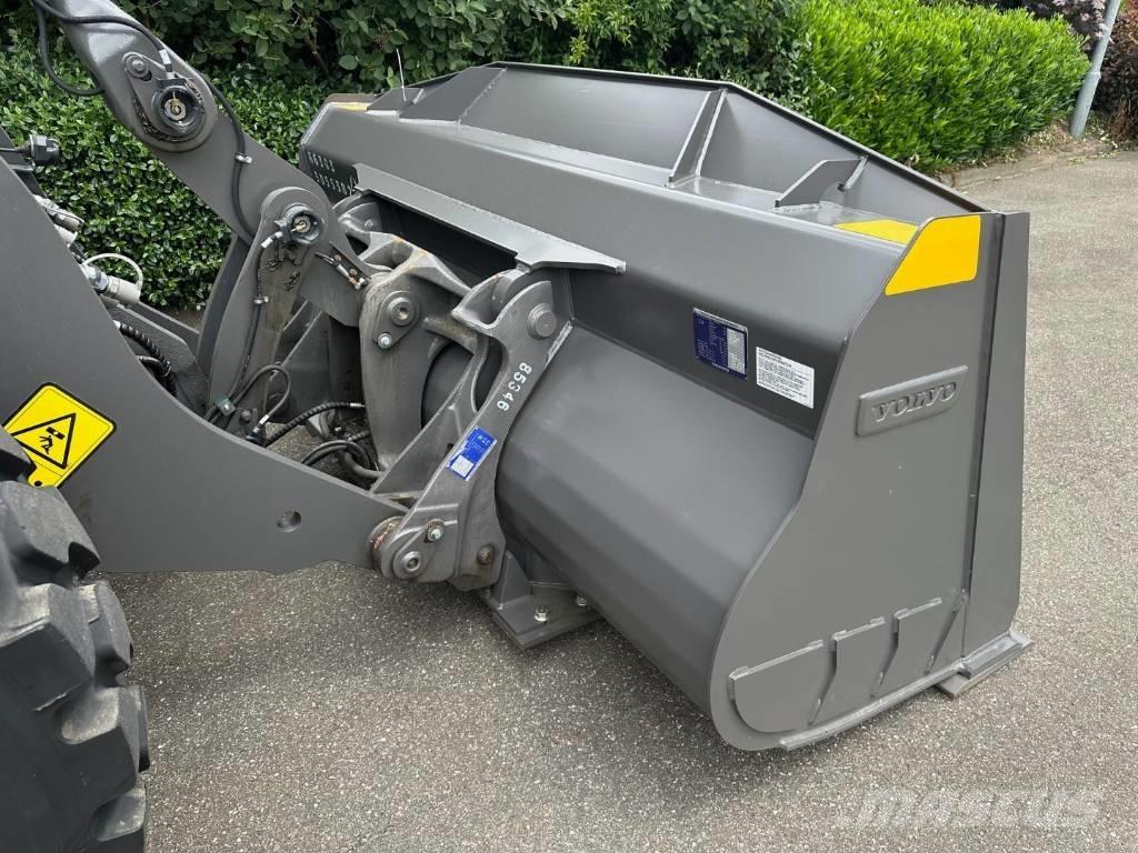 Volvo L 90 H2 ホイールローダー・タイヤショベル