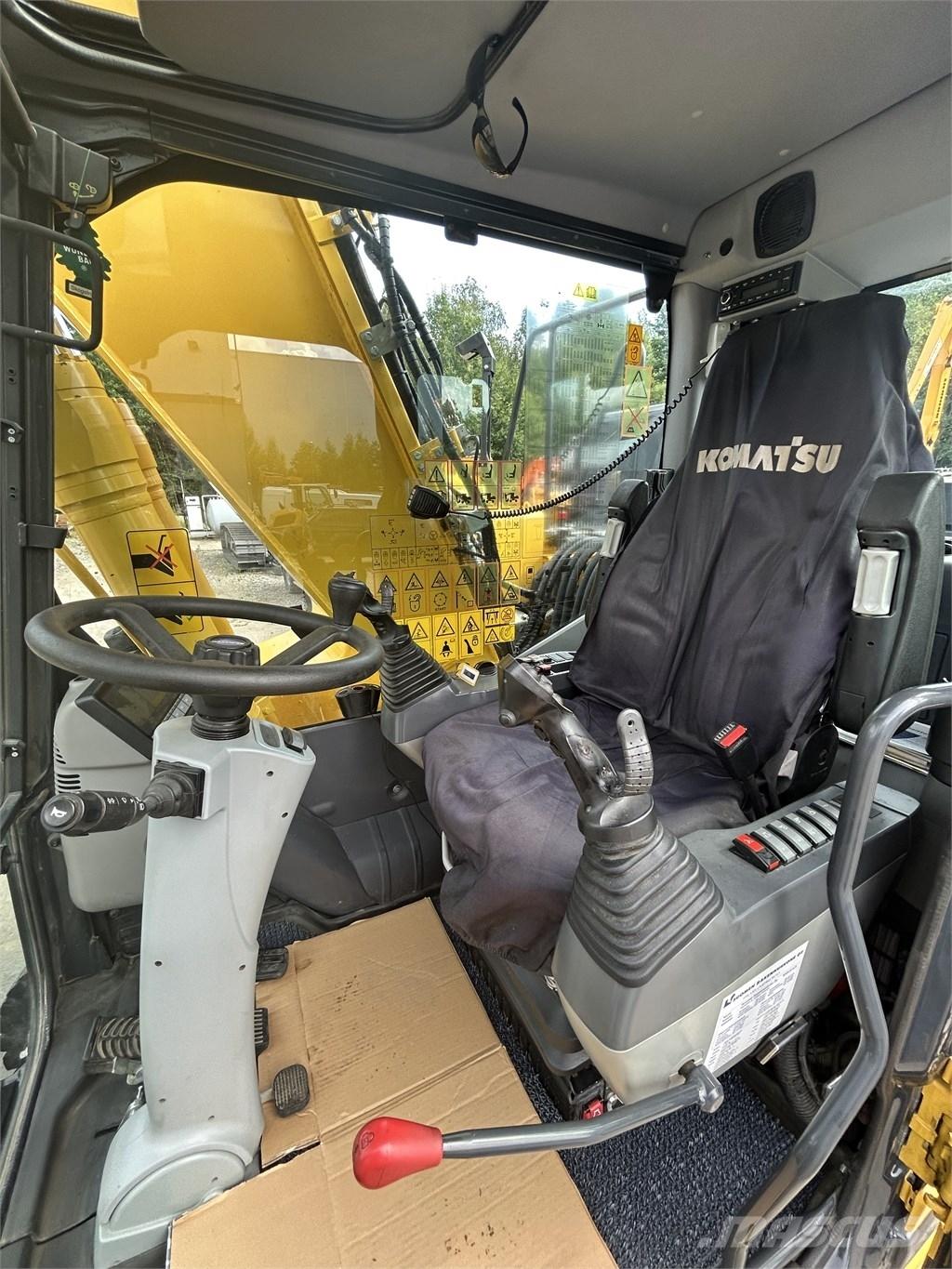 Komatsu PW 180-11 ホイール式油圧ショベル（パワーショベル・ユンボ・バックホー）