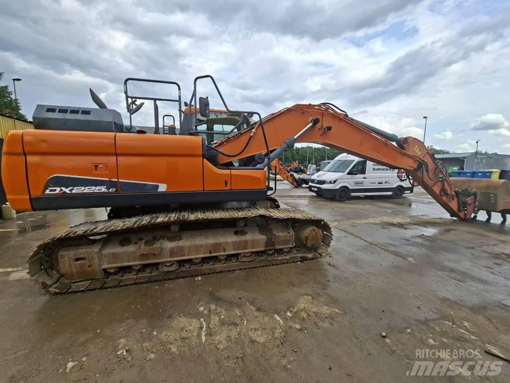Doosan DX225LC-5 大型油圧ショベル12t以上（パワーショベル・ユンボ）