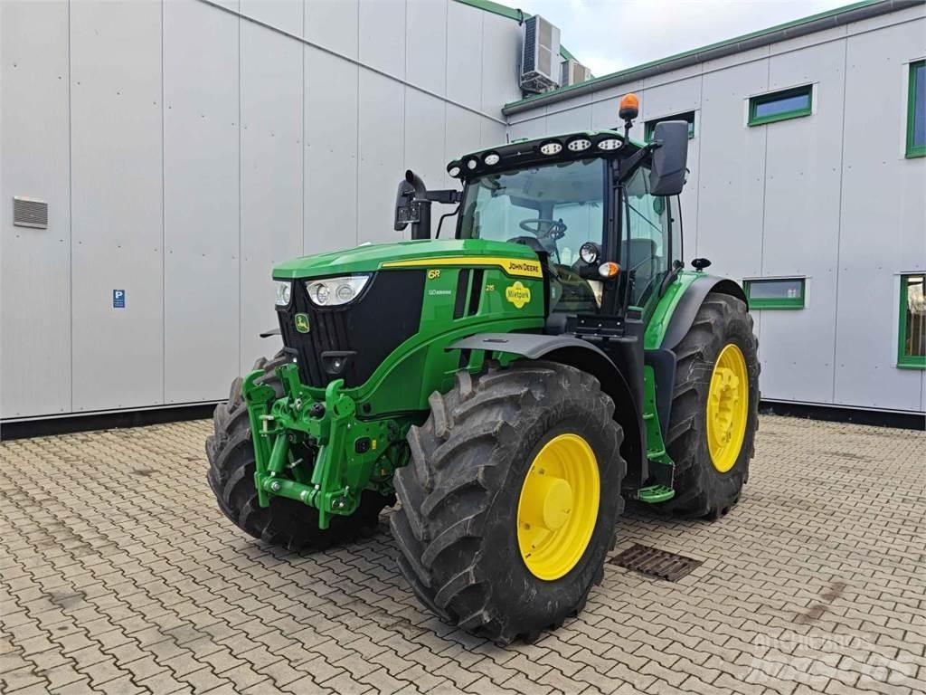 John Deere 6R 215 トラクター