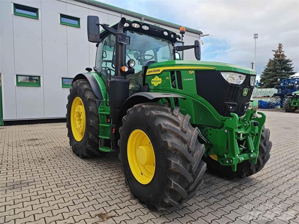 John Deere 6R 215 トラクター