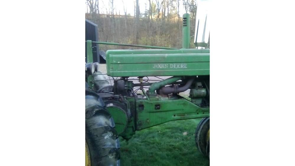 John Deere B トラクター