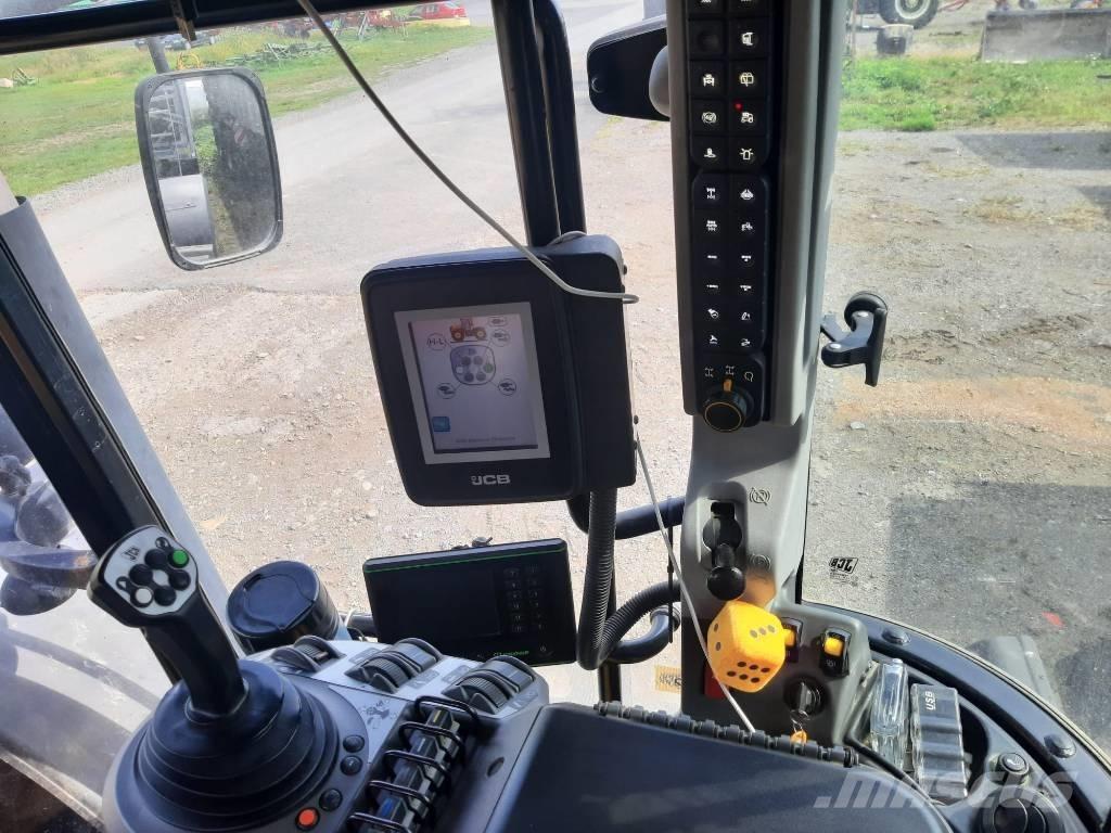 JCB Fastrac 4220 トラクター