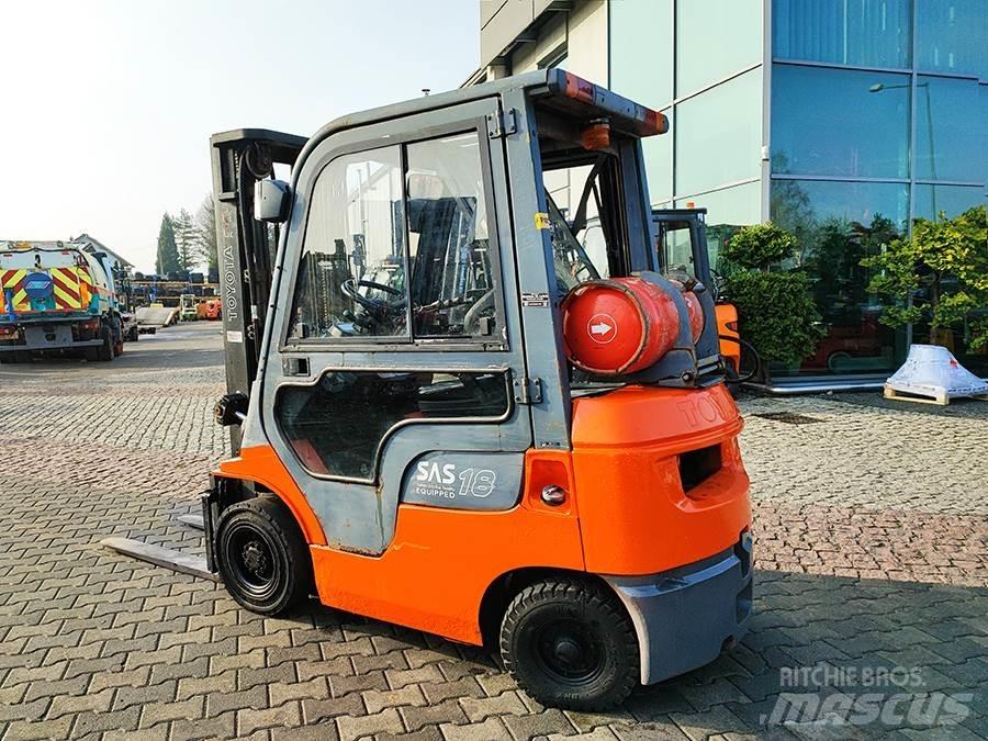 Toyota 42-7FGF18 LPGフォークリフト