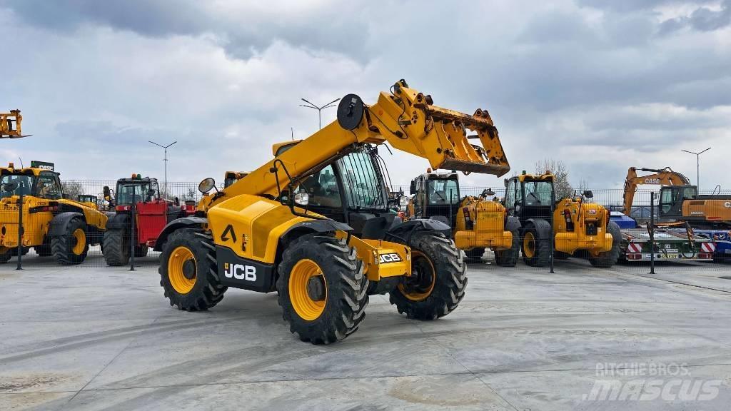 JCB 531-70 テレスコーピックハンドラー