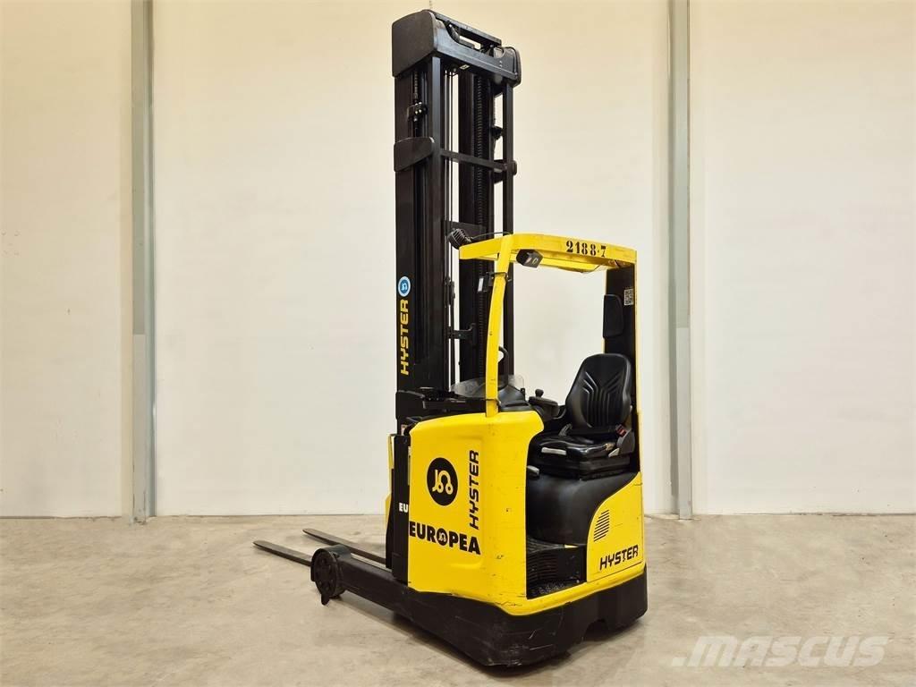 Hyster R1 6 HD リーチフォークリフト