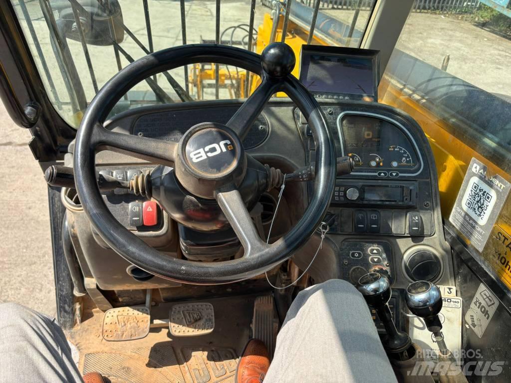 JCB 540-140 テレスコーピックハンドラー