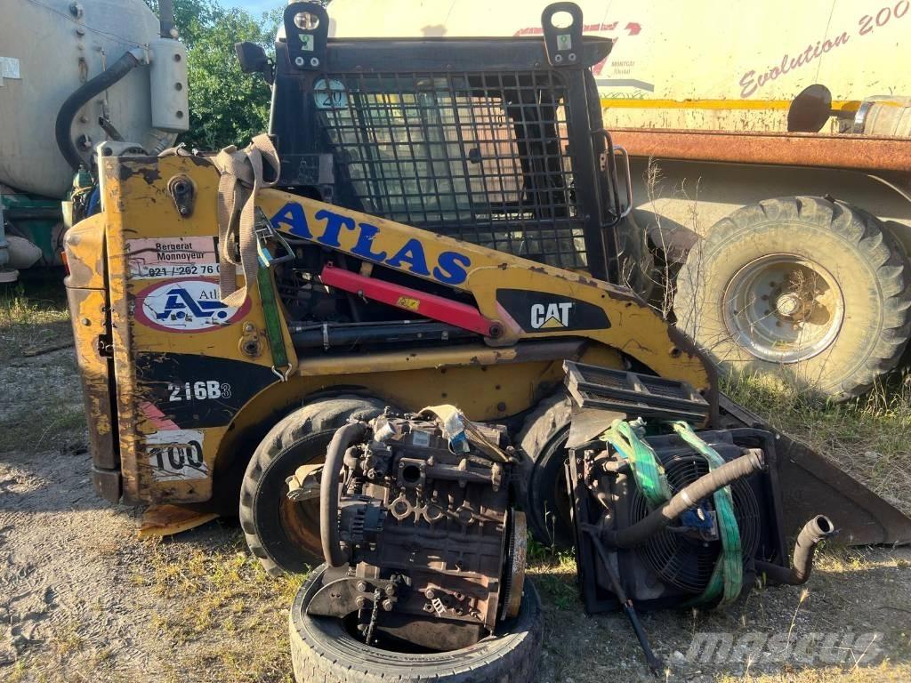 CAT 216 B 3 シャーシ及びサスペンション