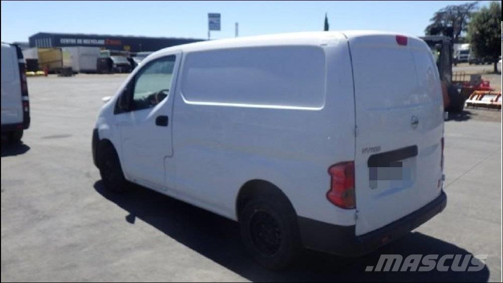 Nissan NV 200 パネルバン