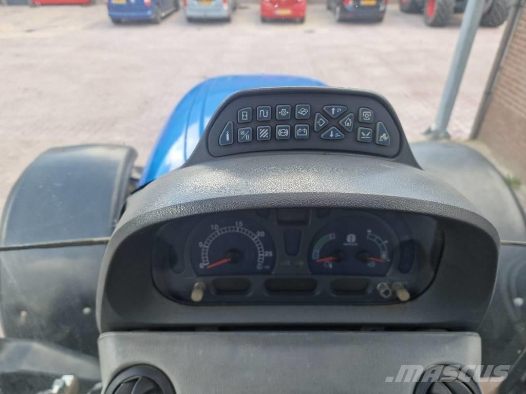 New Holland TS 135 A トラクター
