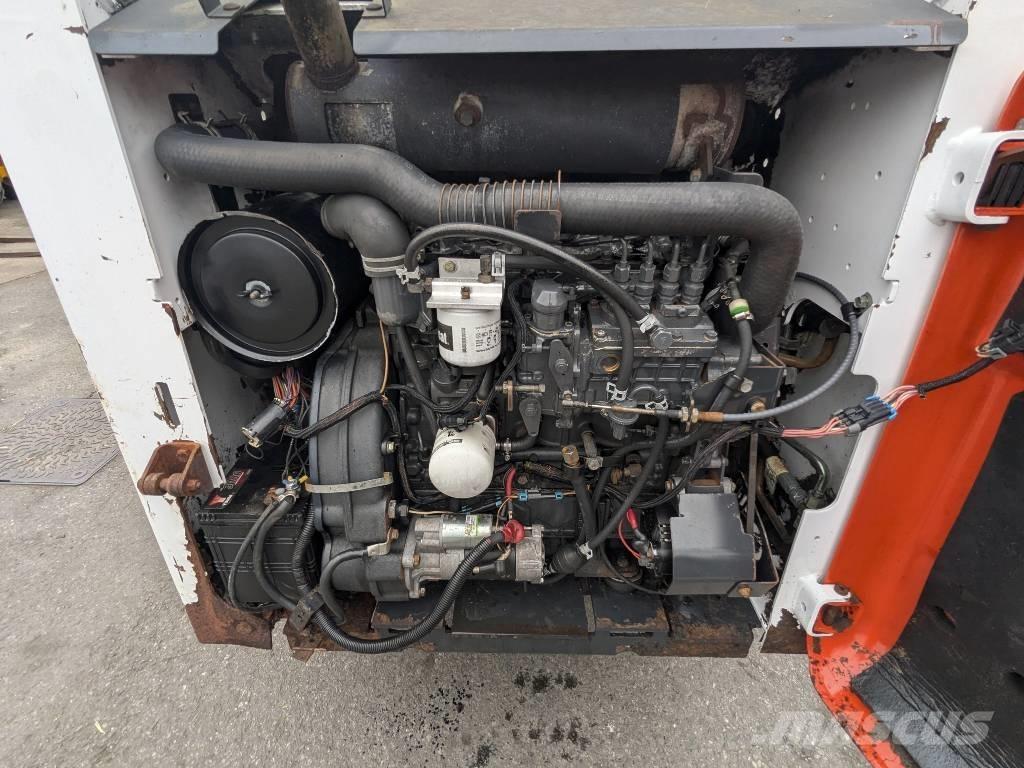 Bobcat S 250 スキッドステアローダー