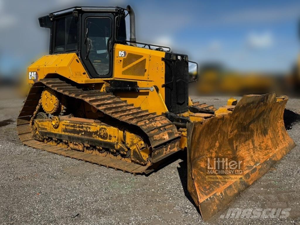CAT D 5 ブルドーザー