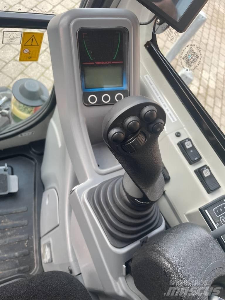 Takeuchi TB 225 ミニ油圧ショベル 7t以下（ミニユンボ・ミニディガー）