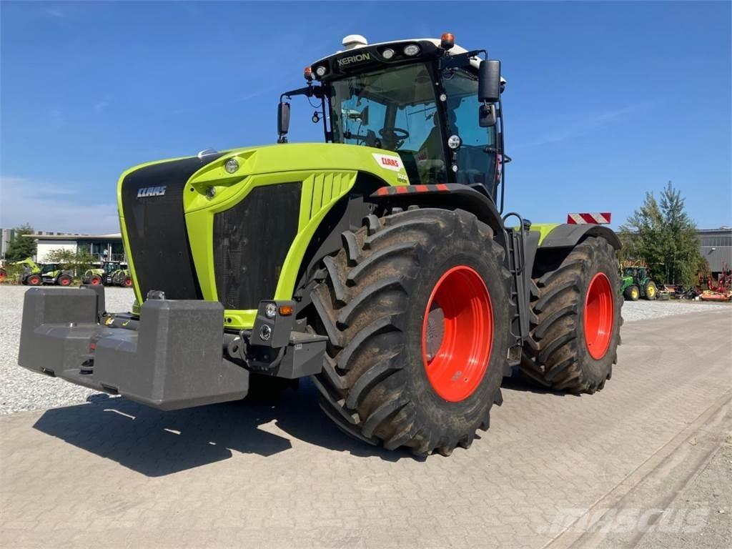 CLAAS XERION 5000 トラクター