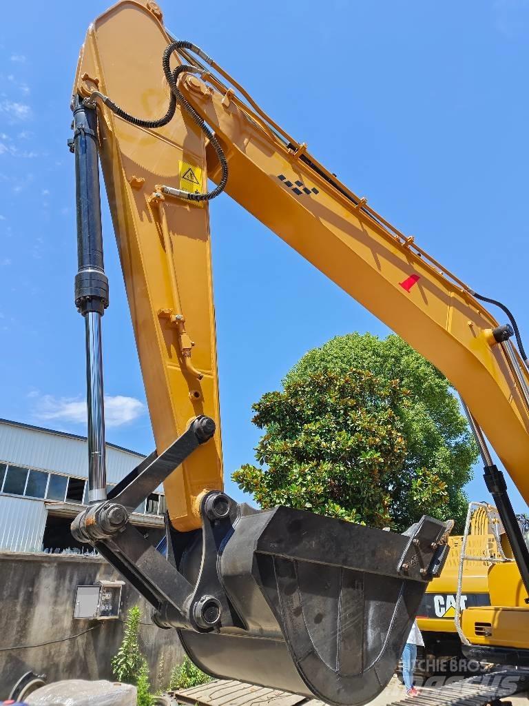 Sany SY 215 C 大型油圧ショベル12t以上（パワーショベル・ユンボ）