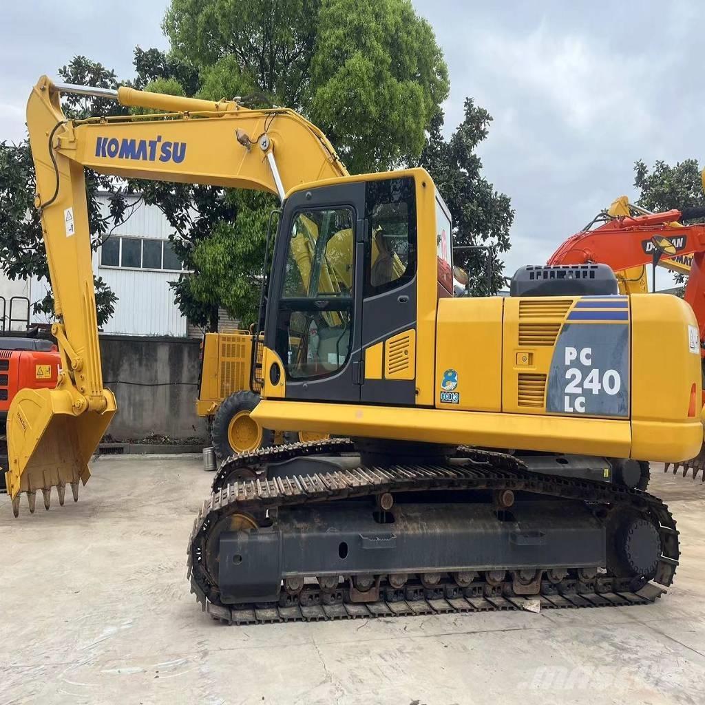 Komatsu PC 240 LC 大型油圧ショベル12t以上（パワーショベル・ユンボ）