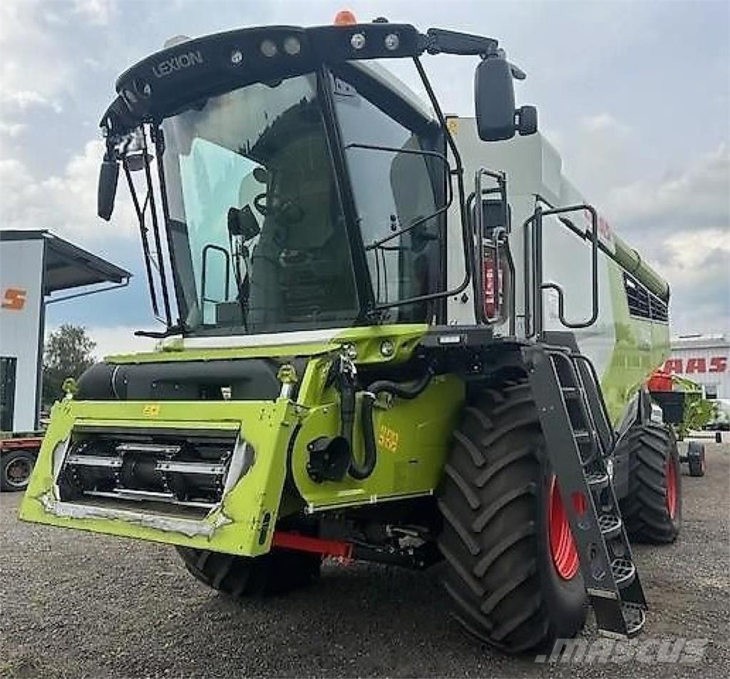 CLAAS Lexion 7400 コンバイン
