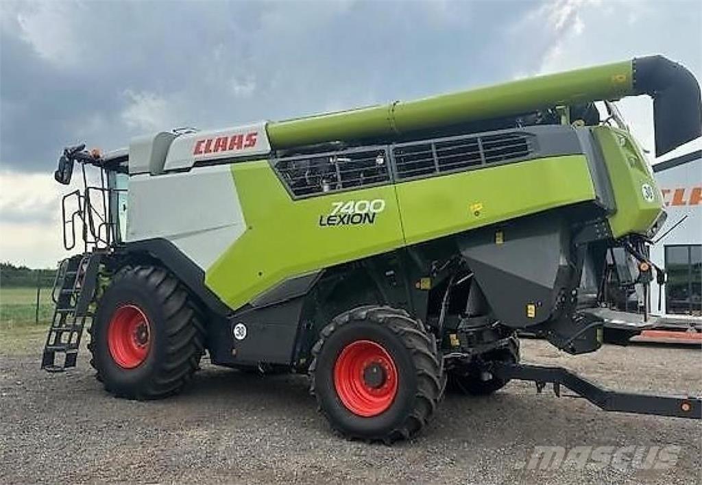 CLAAS Lexion 7400 コンバイン
