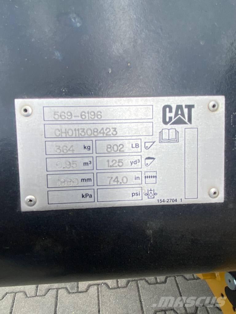CAT 906 ホイールローダー・タイヤショベル