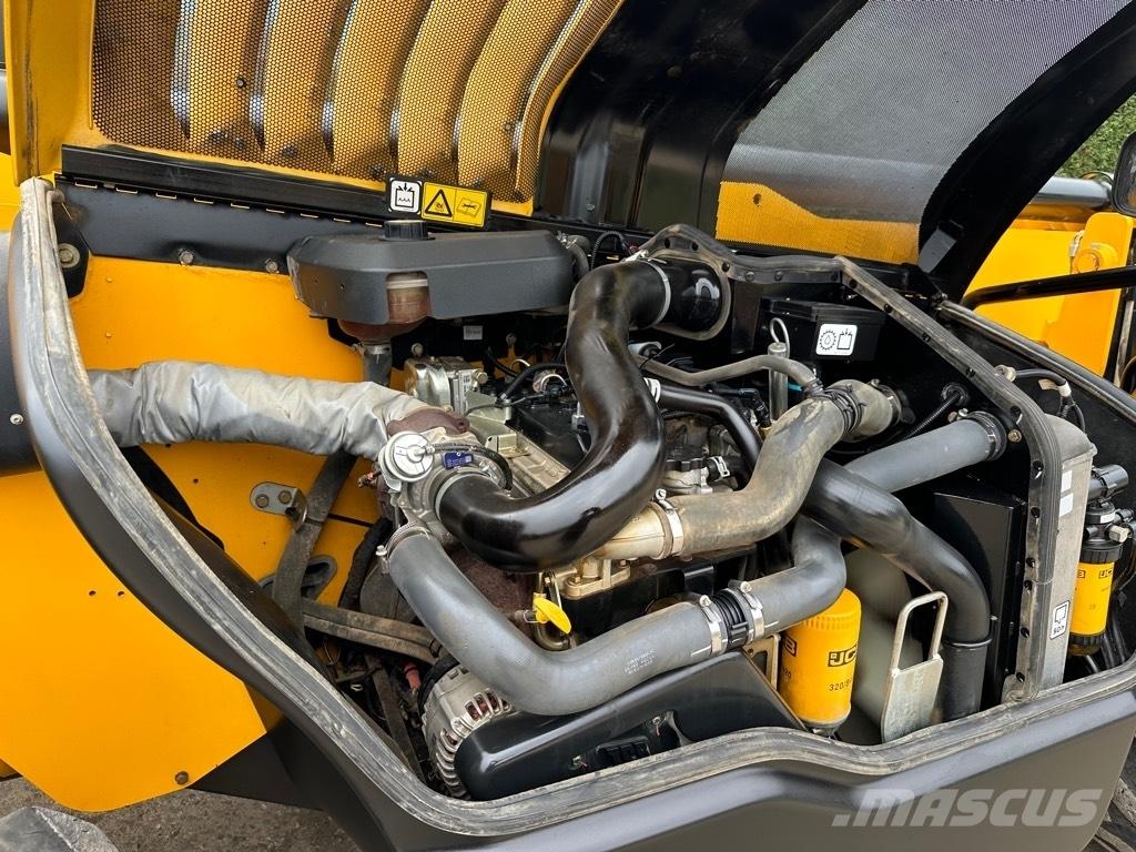 JCB 535-125 テレスコーピックハンドラー