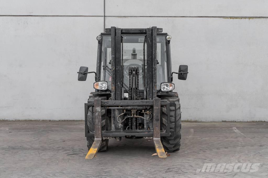 Manitou MC 30-4 ディーゼル・軽油