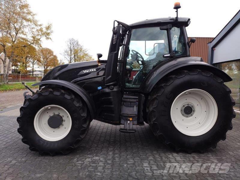 Valtra T235 Versu トラクター