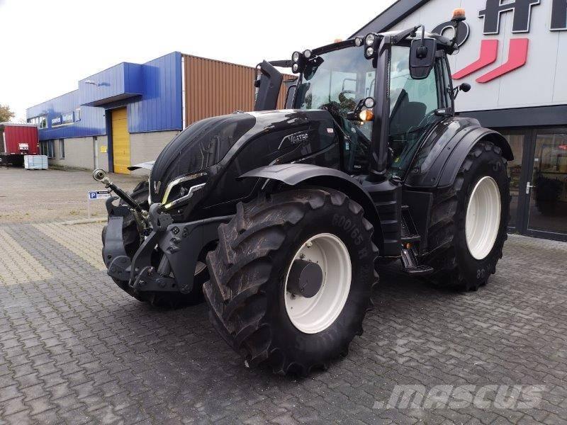 Valtra T235 Versu トラクター