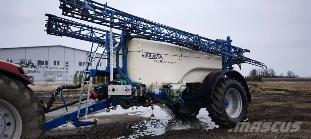 Inuma IAS 8032 牽引型スプレイヤー