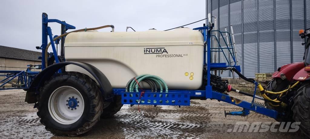 Inuma IAS 8032 牽引型スプレイヤー