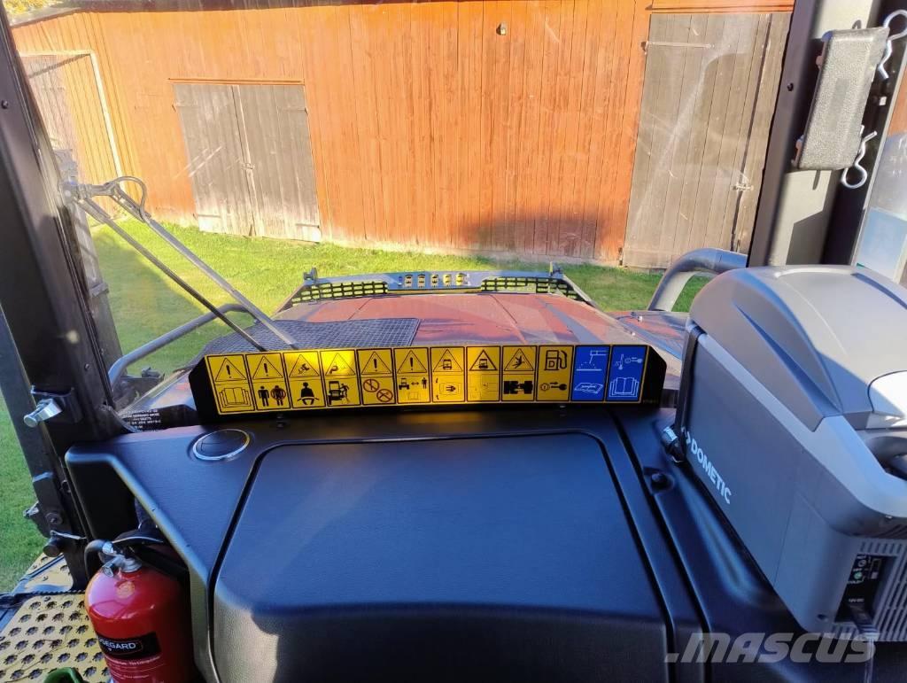 Ponsse Wisent フォワーダー