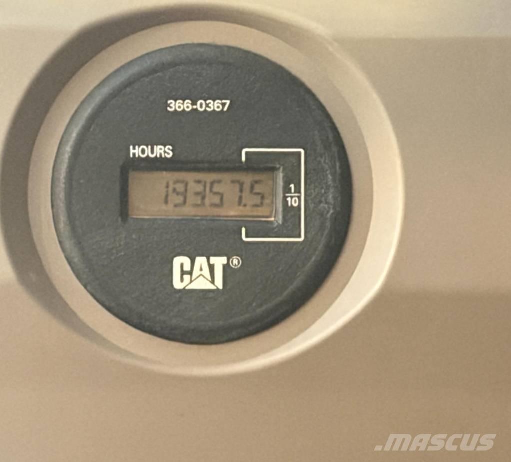 CAT 330FL 大型油圧ショベル12t以上（パワーショベル・ユンボ）