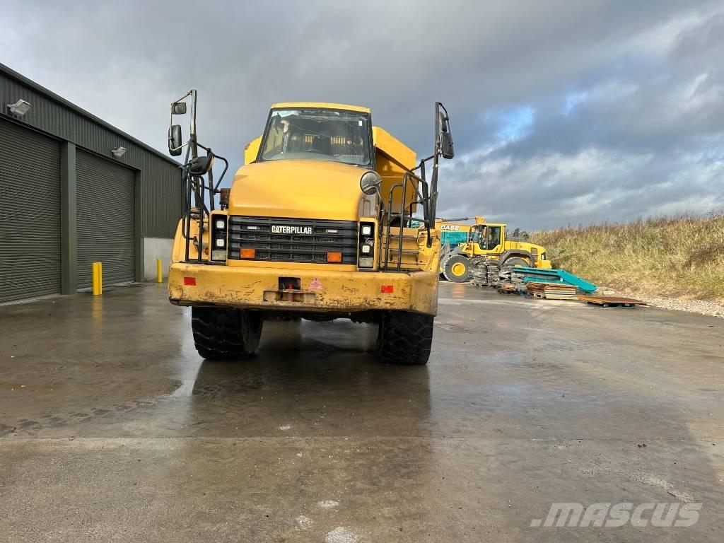 CAT 740C アーティキュレート式ダンプトラック