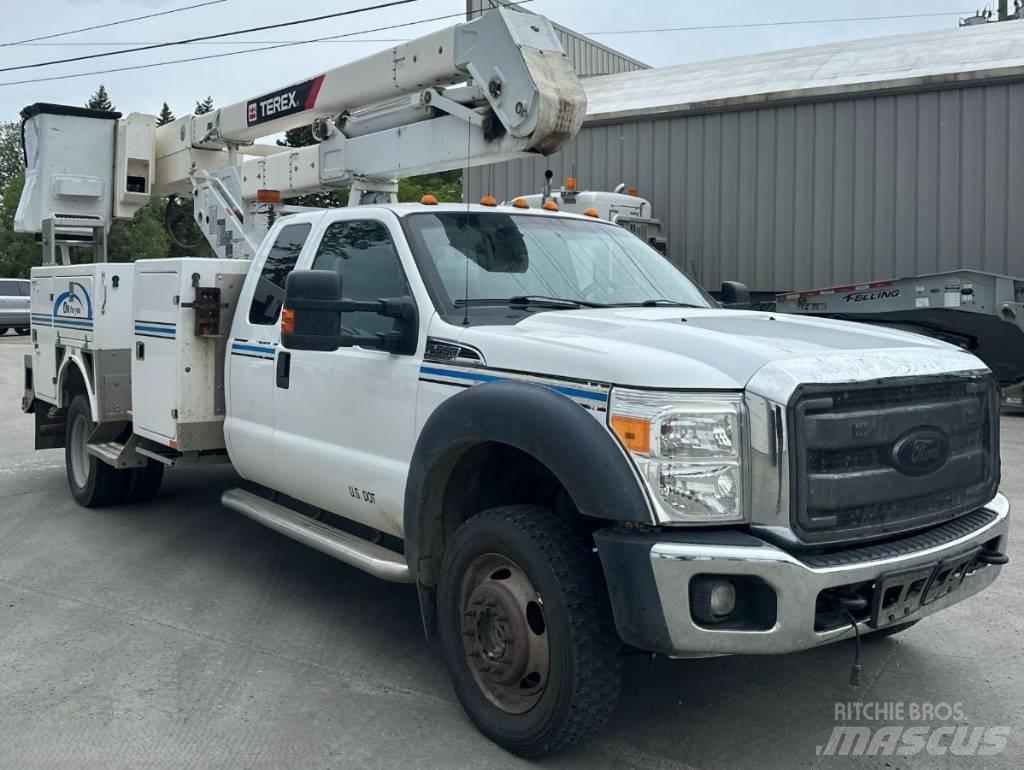 Ford F 550 XLT SD トラック高所作業車