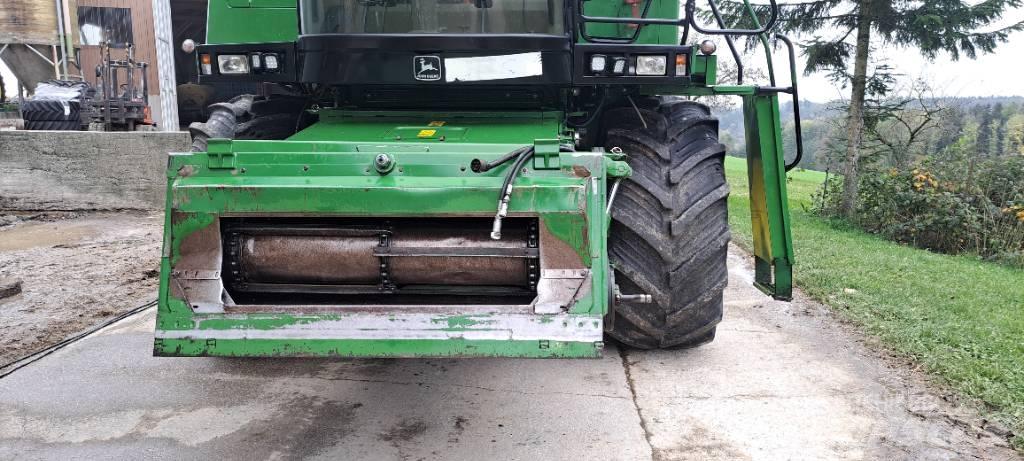 John Deere 2056HM コンバイン