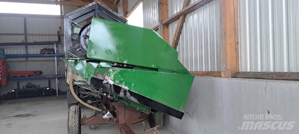 John Deere 2056HM コンバイン