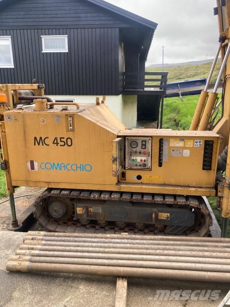 Comacchio MC 450 井戸掘削機