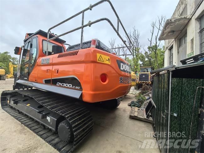 Doosan DX 300 LC 大型油圧ショベル12t以上（パワーショベル・ユンボ）