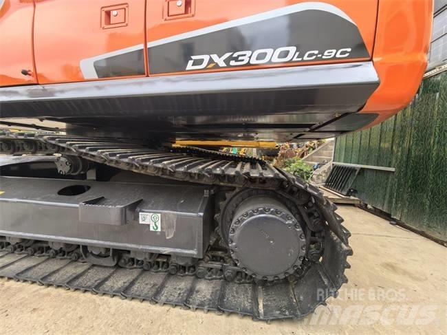 Doosan DX 300 LC 大型油圧ショベル12t以上（パワーショベル・ユンボ）