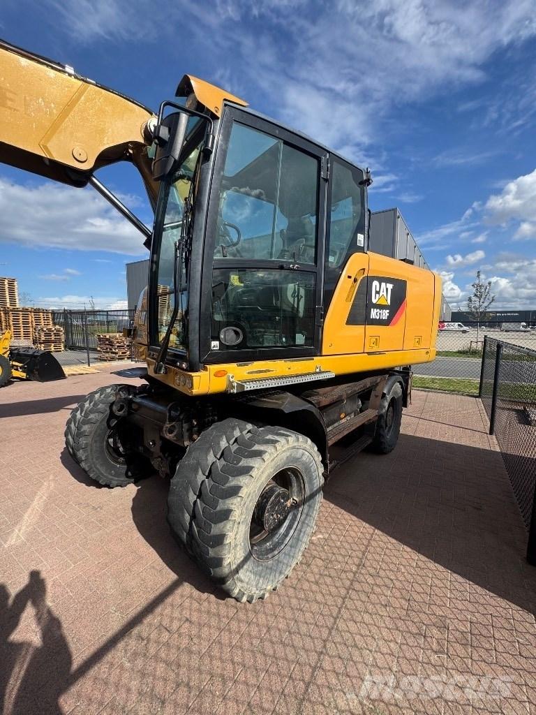 CAT 318 ホイール式油圧ショベル（パワーショベル・ユンボ・バックホー）