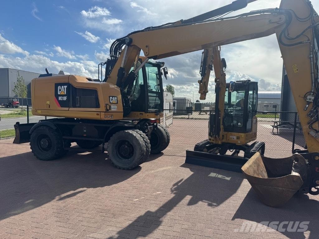 CAT 318 ホイール式油圧ショベル（パワーショベル・ユンボ・バックホー）