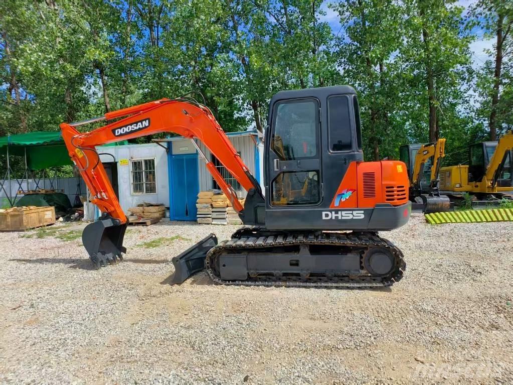 Doosan DH 55 ミニ油圧ショベル 7t以下（ミニユンボ・ミニディガー）