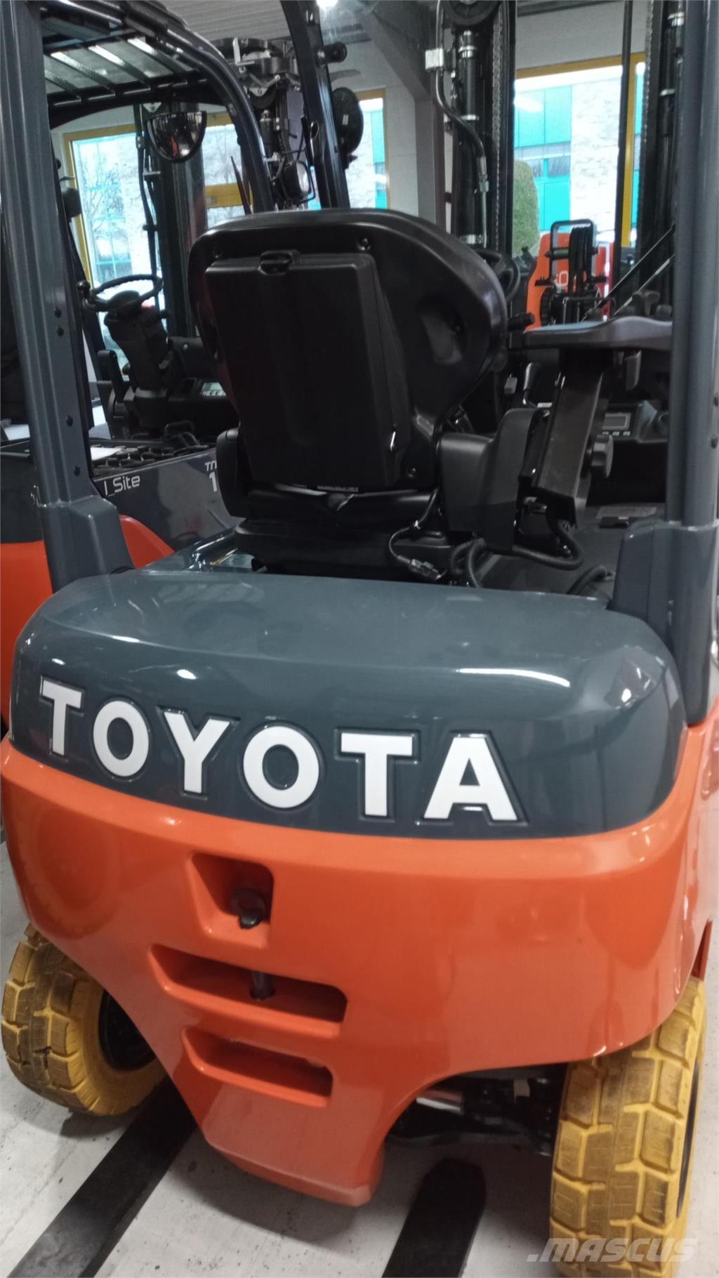 Toyota 8FBMK20T バッテリーフォークリフト