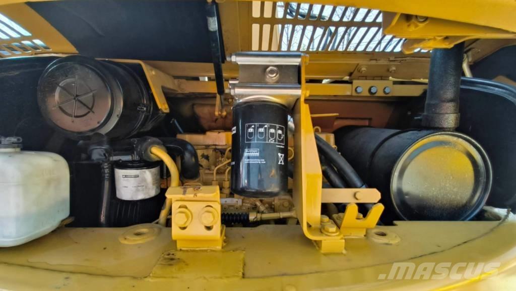 CAT 308 CR ミニ油圧ショベル 7t以下（ミニユンボ・ミニディガー）