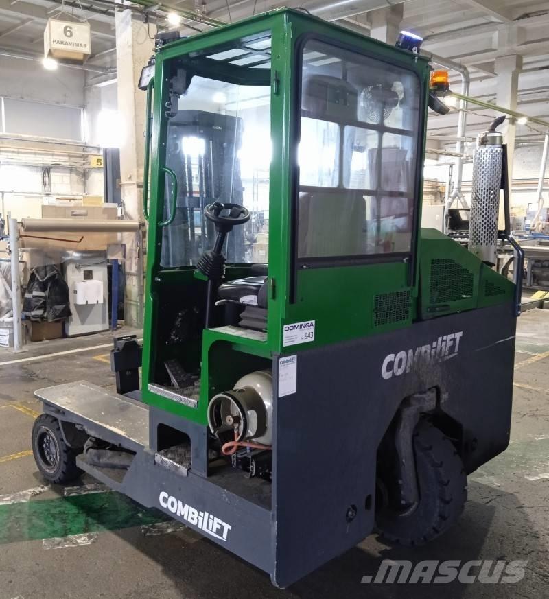 Combilift C 4000 全方向リーチ型フォークリフト