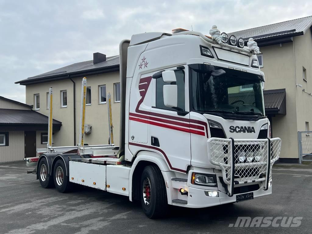 Scania R 730 B6X4NB 木材トラック
