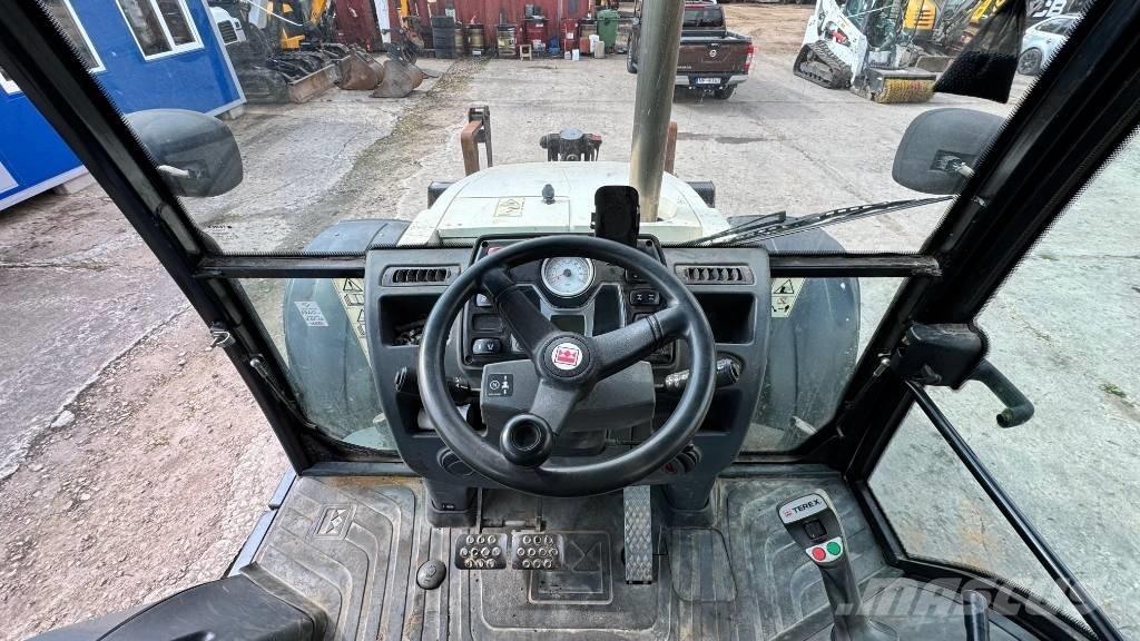 Terex TLB 990 PS バックホーローダー