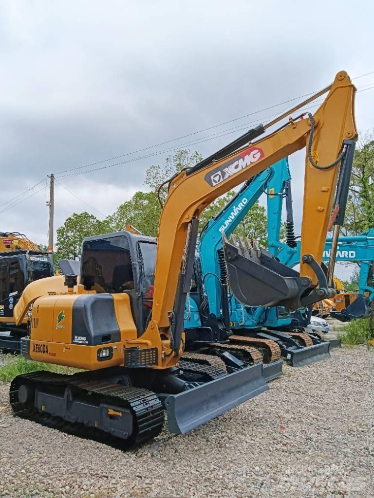 XCMG XE 60 DA ミニ油圧ショベル 7t以下（ミニユンボ・ミニディガー）